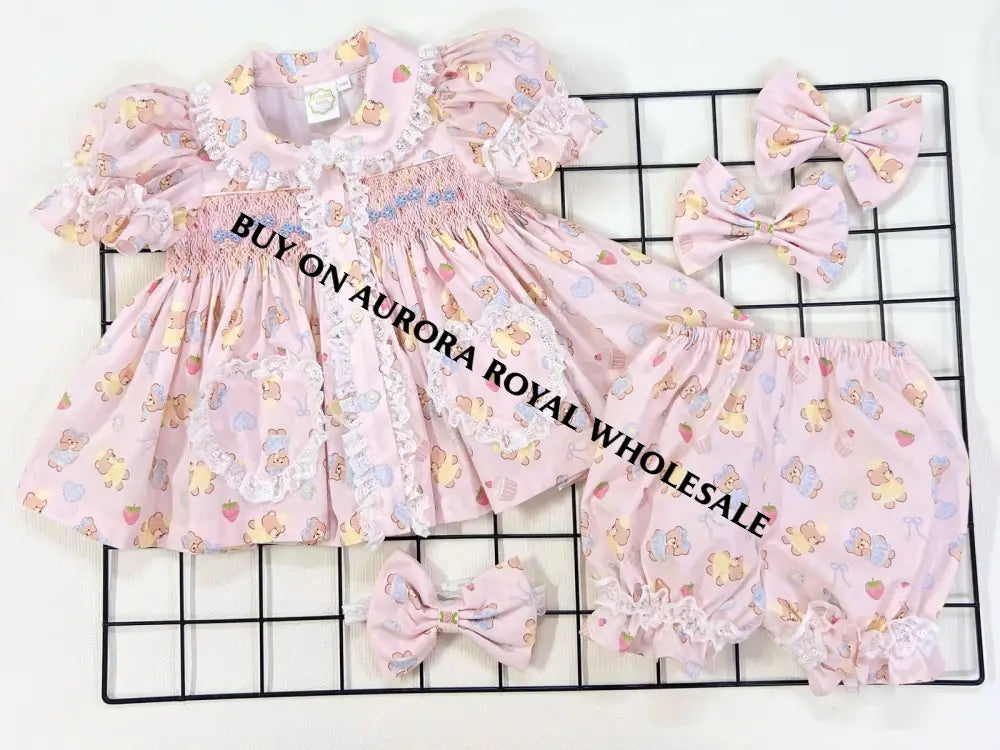 PRE-ORDER💞NEW PACK OF 5 SIZES 🧚🏻♀️Girls BABY TEDDY🧸Hand-Smocked 🧵🪡Cotton Nightie Set & Hair Bows🎀🎀 Baby-Toddler Dresses