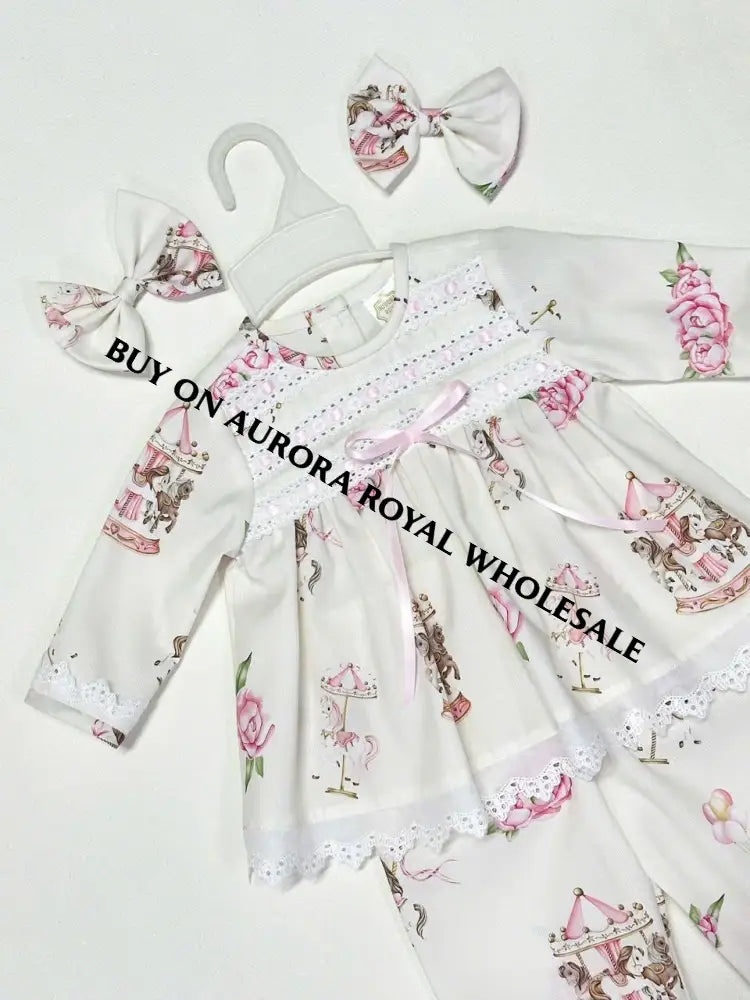 NEW‼️PACK OF 5 SIZES CAROUSEL PINK CUSTOM PRINTED PYJAMA & BOWS SET🎀🎀 BABY/TODDLER OUTFIT