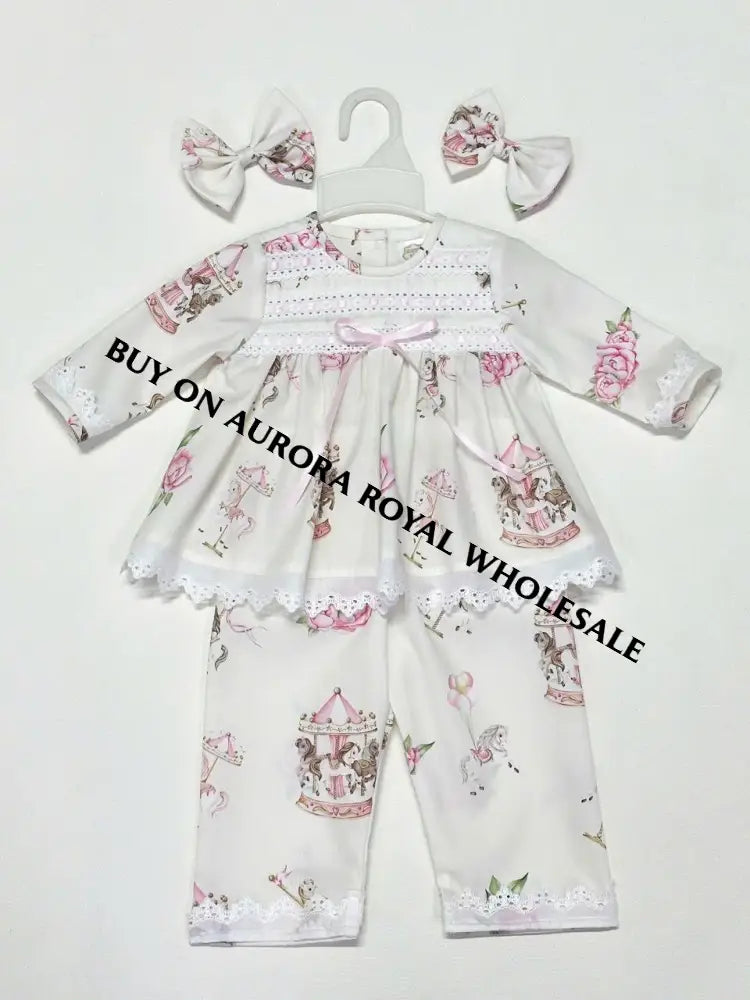 NEW‼️PACK OF 5 SIZES CAROUSEL PINK CUSTOM PRINTED PYJAMA & BOWS SET🎀🎀 BABY/TODDLER OUTFIT