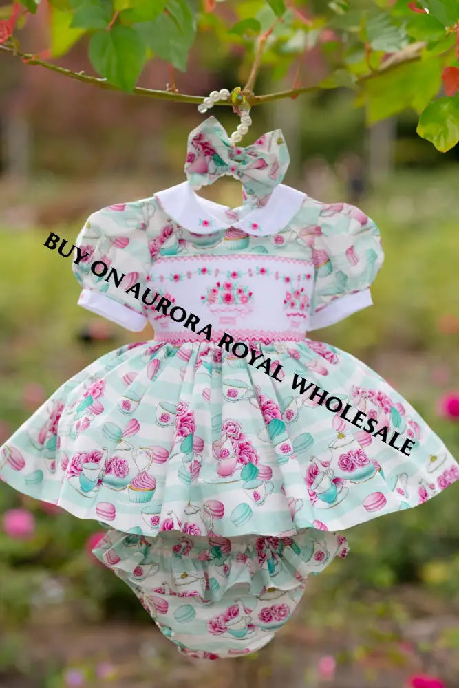 NEW! PACK OF 5 SIZES PARTY🥳🎉HAND-SMOCKED🧵🪡PEARLS DETAILS DRESS & ACCESSORIES🎀 - DRESS