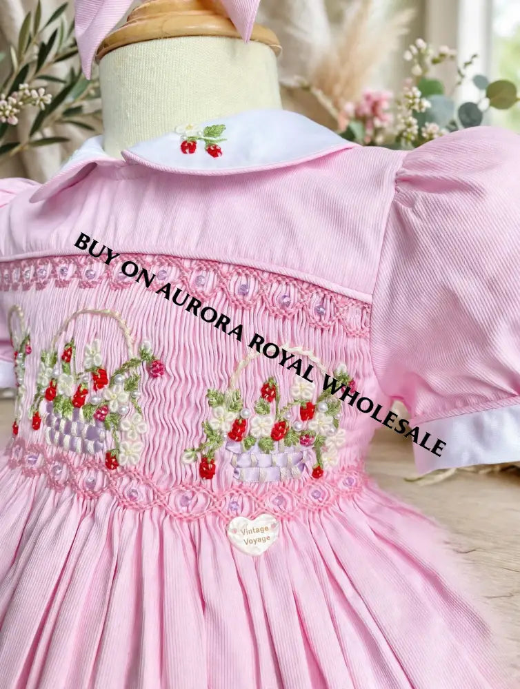 PRE-ORDER & GET NEXT WEEK‼️NEW PACK OF 5 SIZES🎄🧑‍🎄ELIZABETH STRAWBERRY🍓BASKET PINK HAND-SMOCKED🧵🪡👑DRESS & ACCESSORIES🎀
