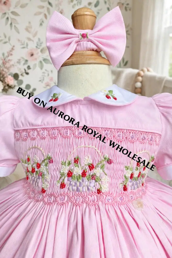 PRE-ORDER & GET NEXT WEEK‼️NEW PACK OF 5 SIZES🎄🧑‍🎄ELIZABETH STRAWBERRY🍓BASKET PINK HAND-SMOCKED🧵🪡👑DRESS & ACCESSORIES🎀