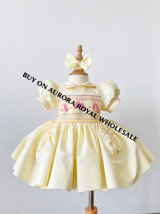 PRE-ORDER & GET NEXT WEEK‼️PACK OF 5 SIZES ANNA LEMON🍋HAND-SMOCKED🧵🪡👑 DRESS & ACCESSORIES🎀🩰 BABY/TODDLER DRESS
